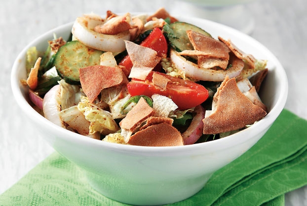 Απλή συνταγή για ελαφριά σαλάτα μεσογειακού τύπου